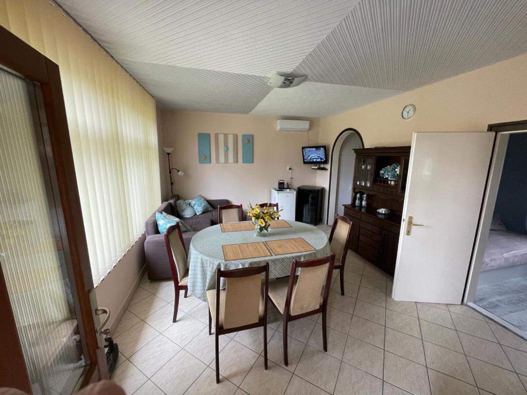 Agnes Nyaralohaz Villa Balatonmáriafürdő Dış mekan fotoğraf